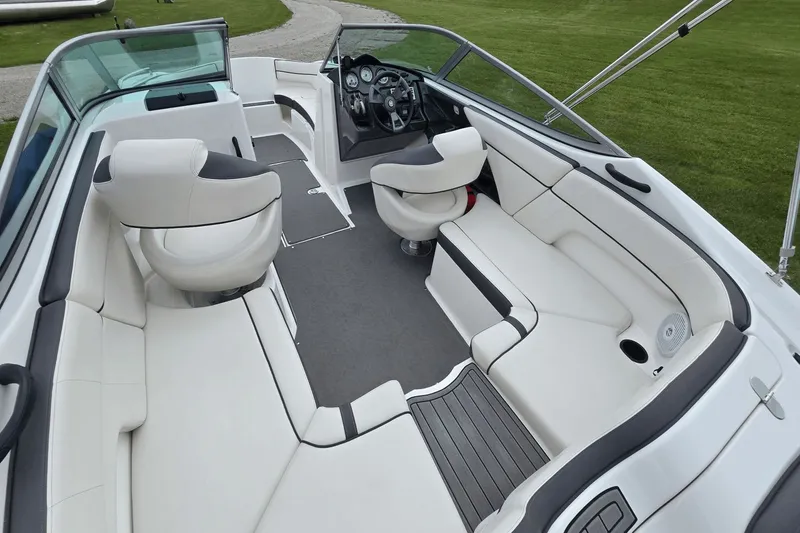 Slide: The Image of Yamaha 210SX 2013 - 5