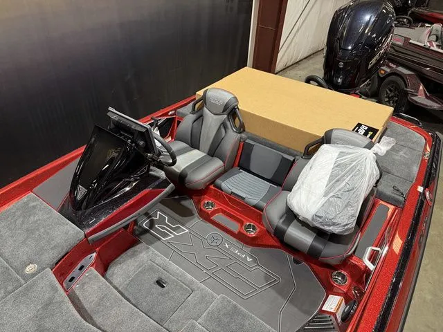 Slide: The Image of Skeeter FXR20 Apex 2026 - 11