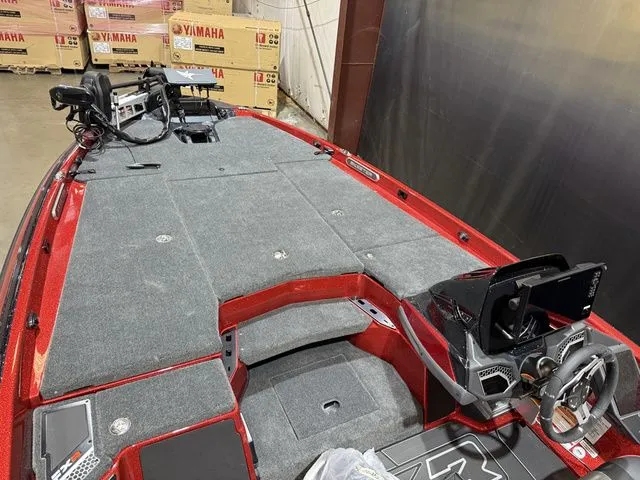 Slide: The Image of Skeeter FXR20 Apex 2026 - 7