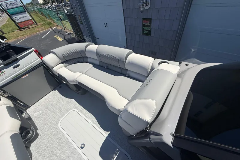 Slide: The Image of Luxurious seating on 2026 Avalon 2585 Catalina Windshield Quad Lounger, Tri toon boat. - 15