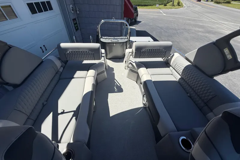 Slide: The Image of Interior of 2026 Avalon 2585 Catalina Windshield Quad Lounger with luxurious seating and modern design. - 20