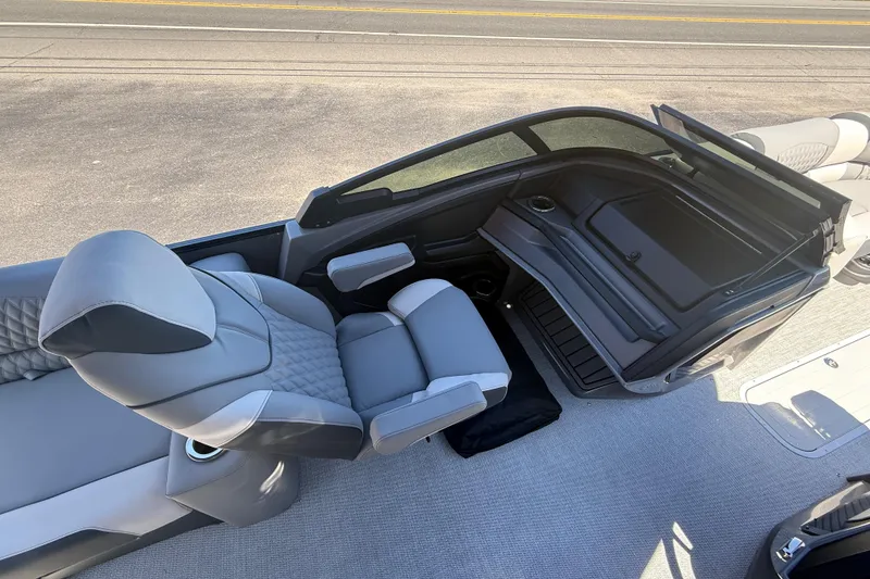 Slide: The Image of 2026 Avalon 2585 Catalina boat interior with luxurious seating and modern design. - 21