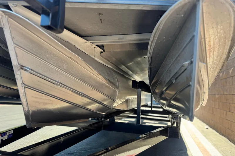 Slide: The Image of Underneath view of 2021 Manitou 23 Aurora LE Standard pontoon boat. - 4