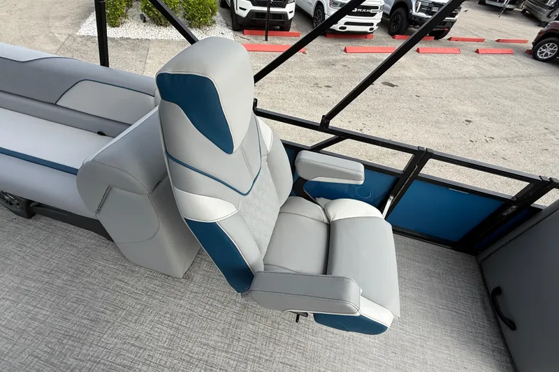 Slide: The Image of Luxurious seating on 2026 Avalon 2385 Venture 85 Quad Lounger, Tri Toon High Performance boat. - 54