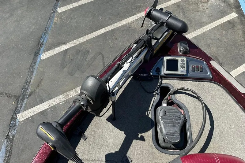 Slide: The Image of 2010 Ranger 178 VS boat deck with trolling motor and navigation system. - 21