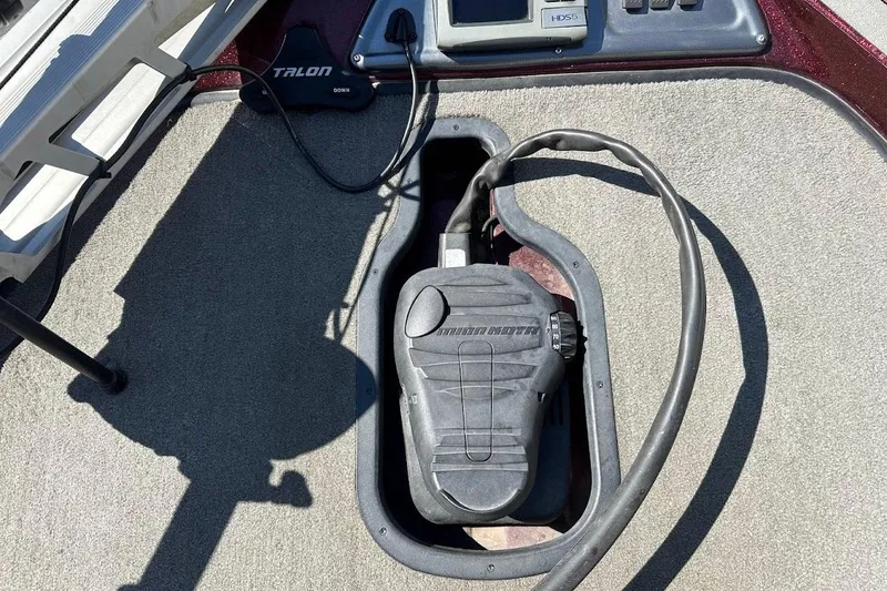 Slide: The Image of Foot pedal control on 2010 Ranger 178 VS boat deck, featuring Talon and HD55 devices. - 23