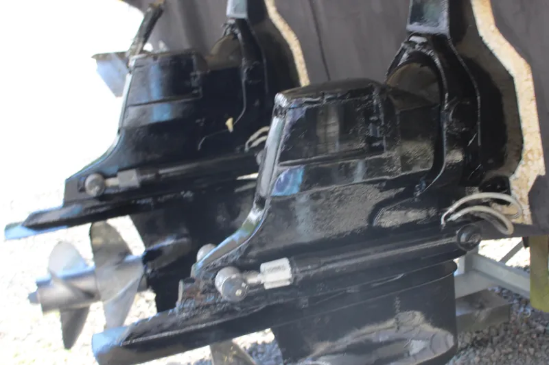 Slide: The Image of Close-up of 2005 Sea Ray 300 Sundancer boat propellers and drives. - 8