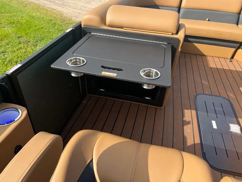 Slide: The Image of Bentley Pontoons Elite 223 Admiral Quad Lounge Tritoon 2026 - 12