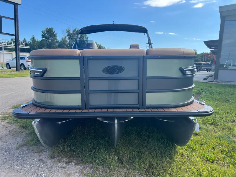 Slide: The Image of Bentley Pontoons Elite 223 Admiral Quad Lounge Tritoon 2026 - 2