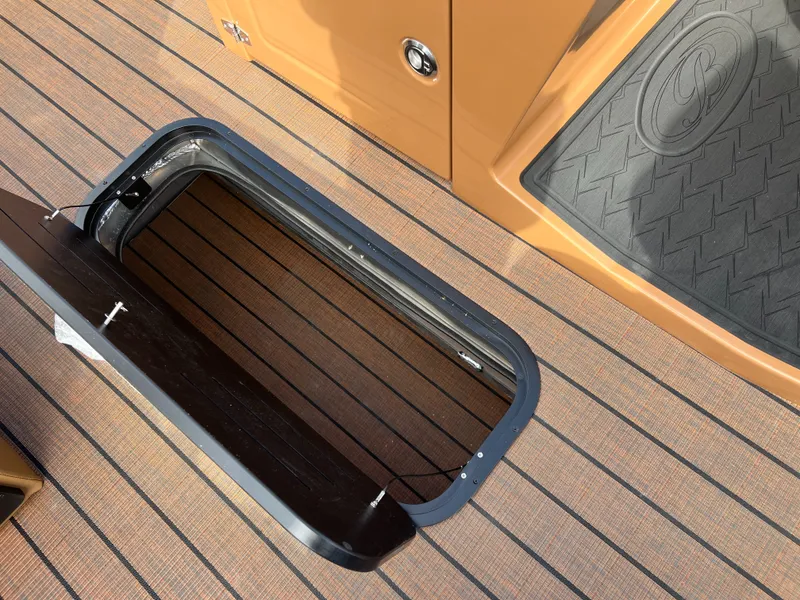 Slide: The Image of Bentley Pontoons Elite 223 Admiral Quad Lounge Tritoon 2026 - 23