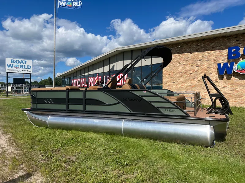 Slide: The Image of Bentley Pontoons Elite 223 Swingback Tritoon 2026 - 38