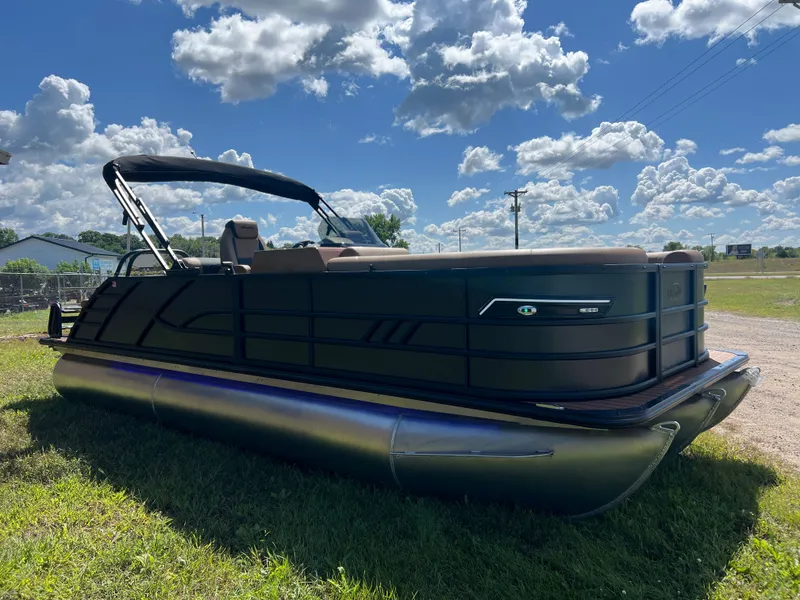 Slide: The Image of Bentley Pontoons Elite 223 Quad Swingback Tritoon 2026 - 34