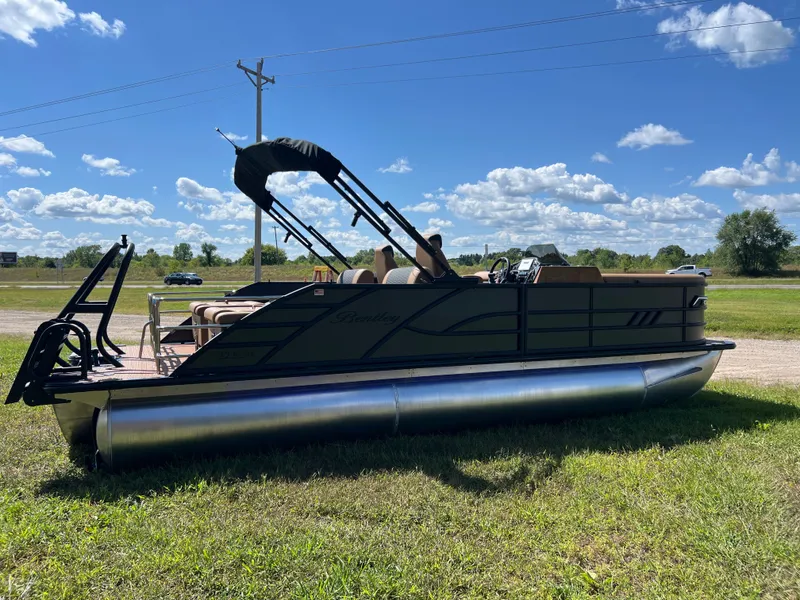 Slide: The Image of Bentley Pontoons Elite 223 Quad Swingback Tritoon 2026 - 39