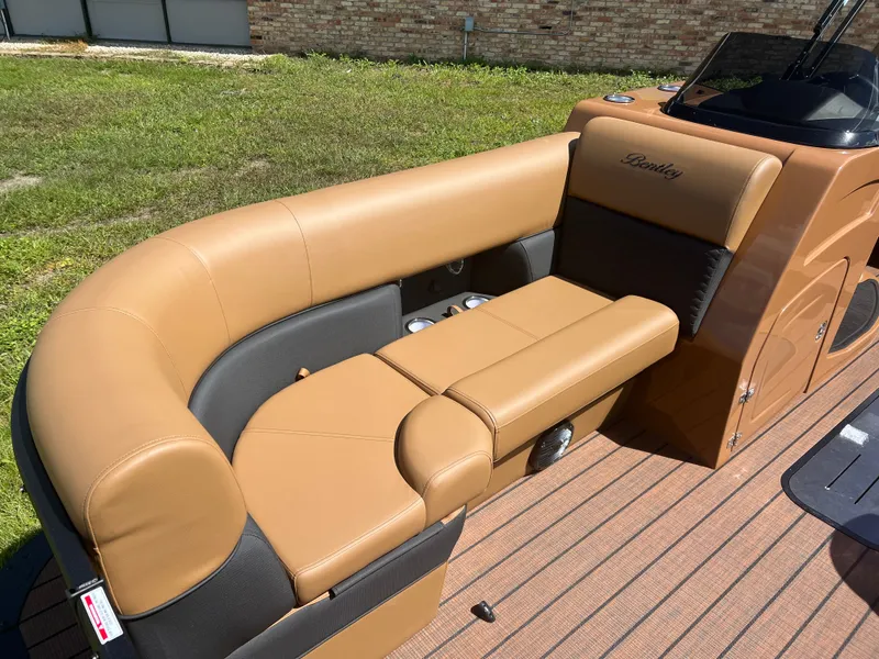 Slide: The Image of Bentley Pontoons Elite 223 Quad Swingback Tritoon 2026 - 5