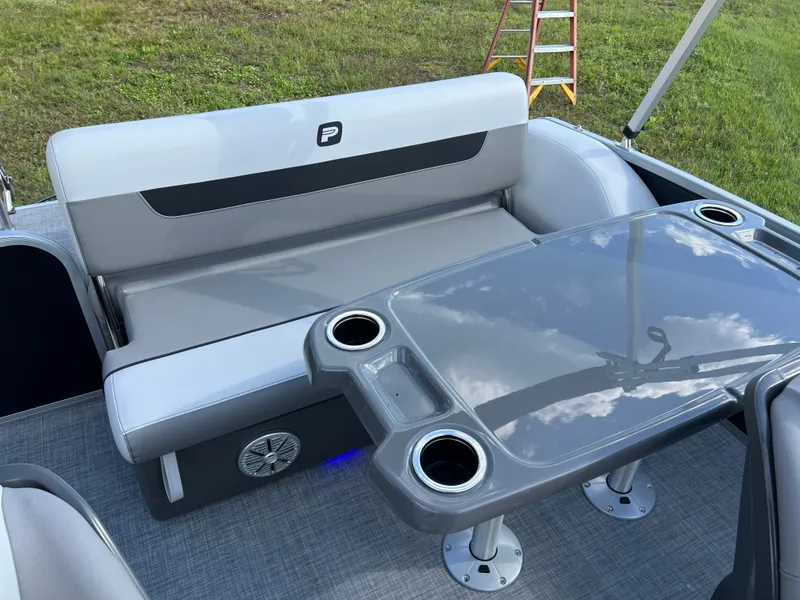 Slide: The Image of Princecraft Vectra 23 RL 2026 - 13