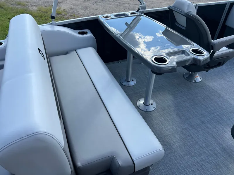 Slide: The Image of Princecraft Vectra 23 RL 2026 - 14