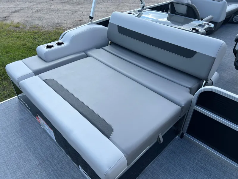 Slide: The Image of Princecraft Vectra 23 RL 2026 - 15