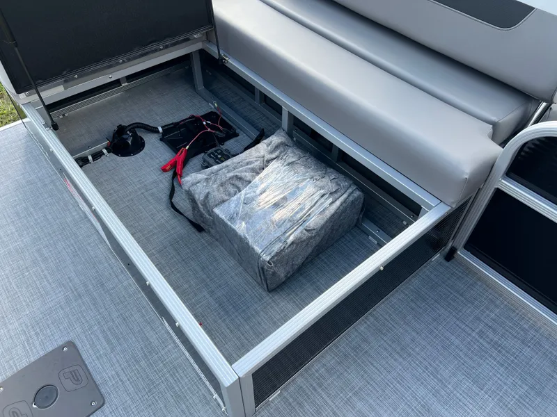 Slide: The Image of Princecraft Vectra 23 RL 2026 - 16