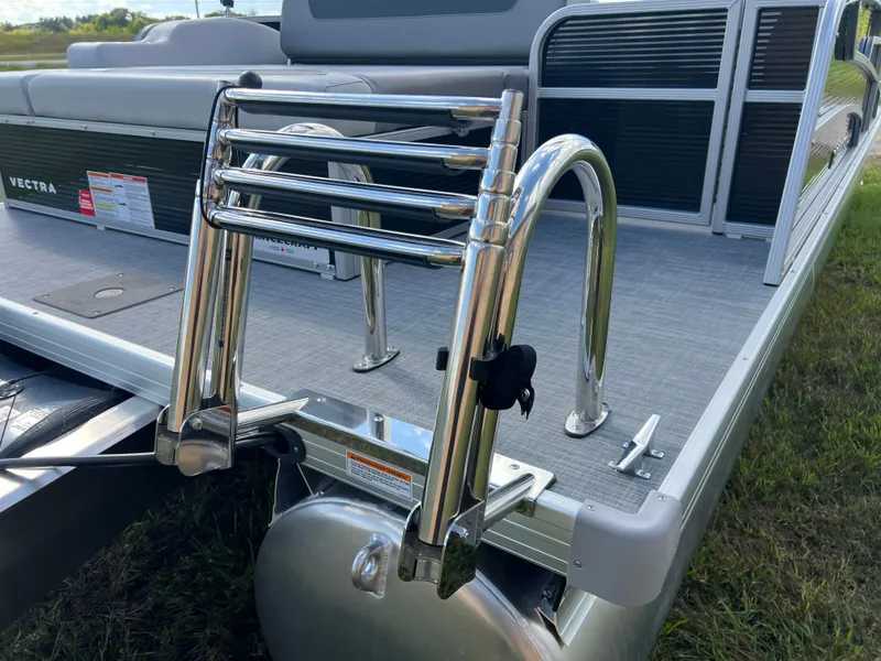 Slide: The Image of Princecraft Vectra 23 RL 2026 - 24