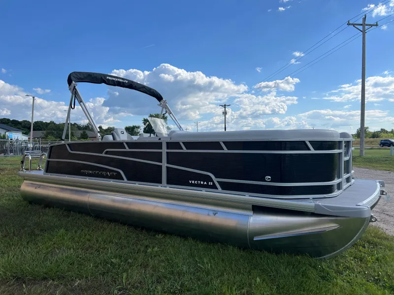 Slide: The Image of Princecraft Vectra 23 RL 2026 - 26