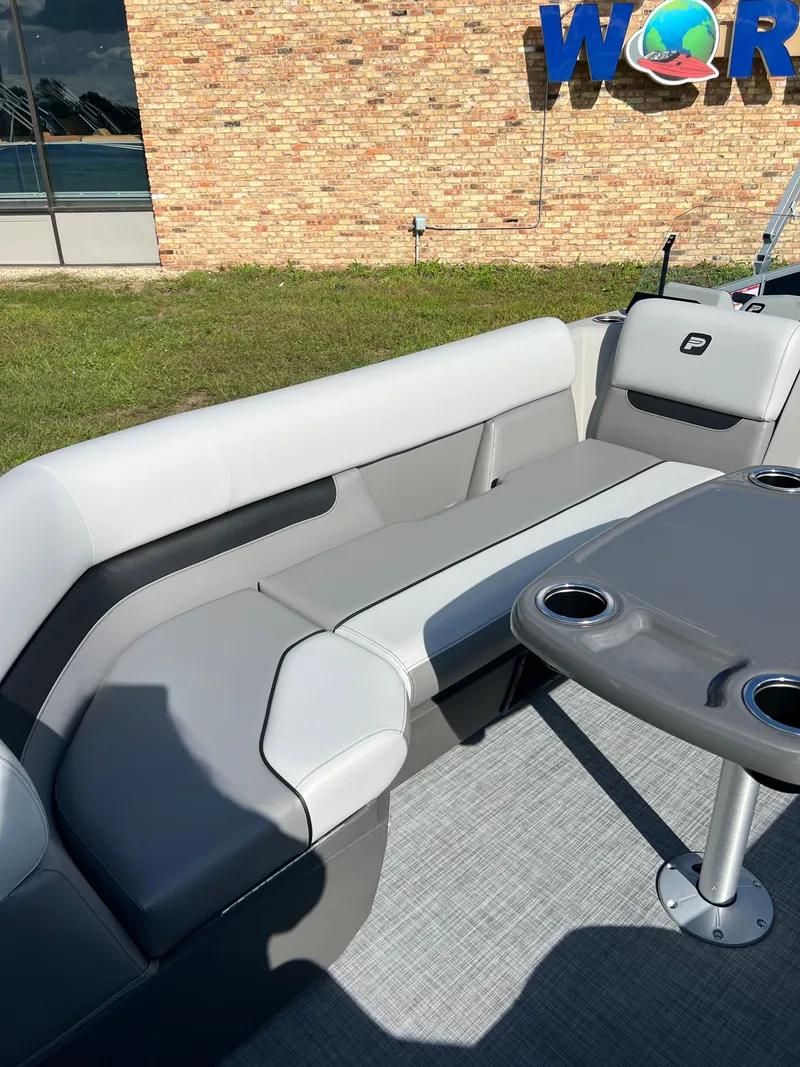 Slide: The Image of Princecraft Vectra 23 RL 2026 - 30