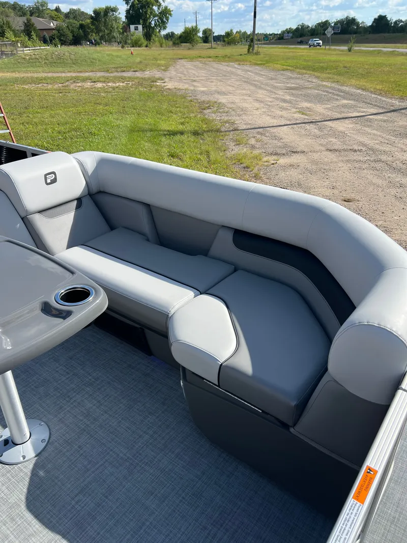 Slide: The Image of Princecraft Vectra 23 RL 2026 - 31