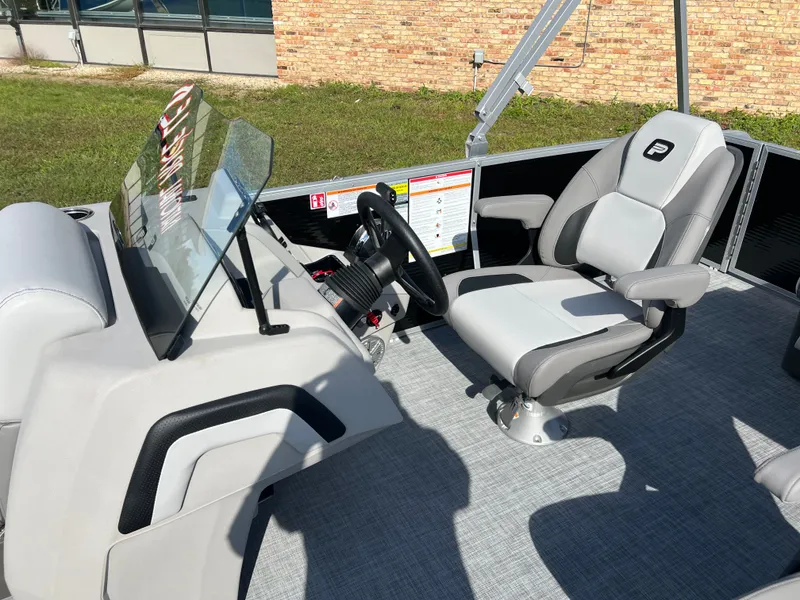 Slide: The Image of Princecraft Vectra 23 RL 2026 - 7