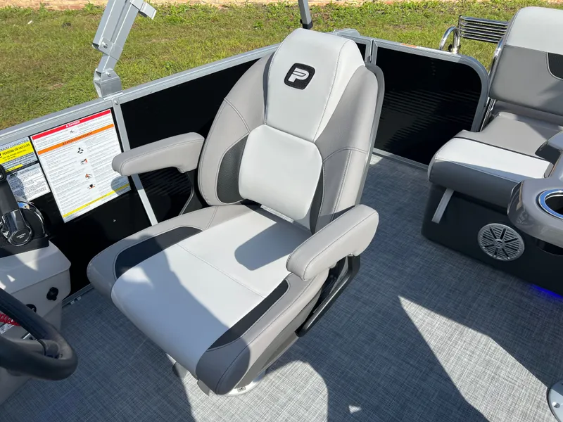 Slide: The Image of Princecraft Vectra 23 RL 2026 - 8