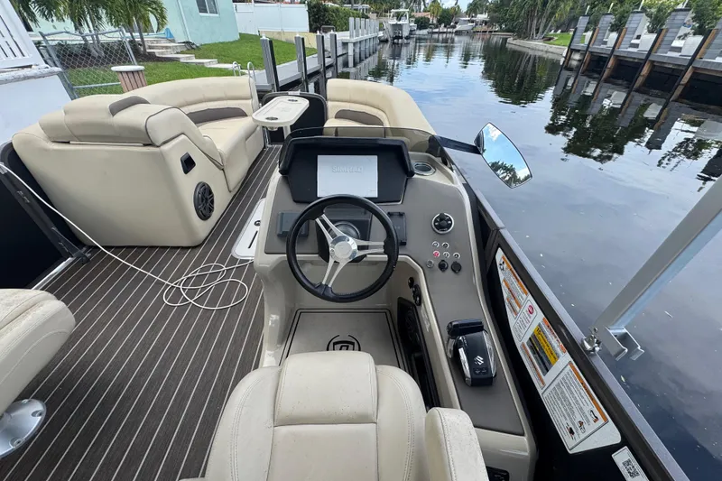 Slide: The Image of Battery switch on Premier Solaris 230 boat, 2022 model, with textured flooring. - 66