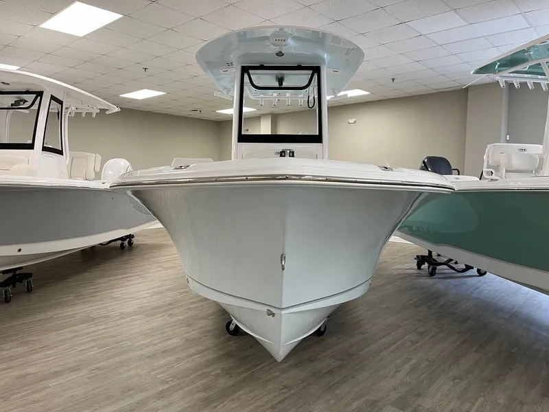 Slide: The Image of Sea Hunt Ultra 235 SE 2026 - 9