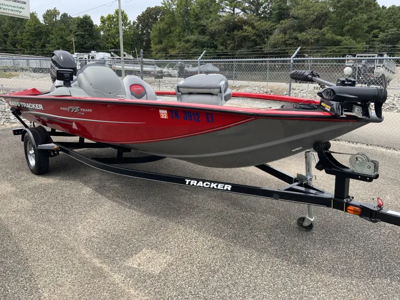 Slide: The Image of Tracker Pro Team 175 TXW 2015 - 3