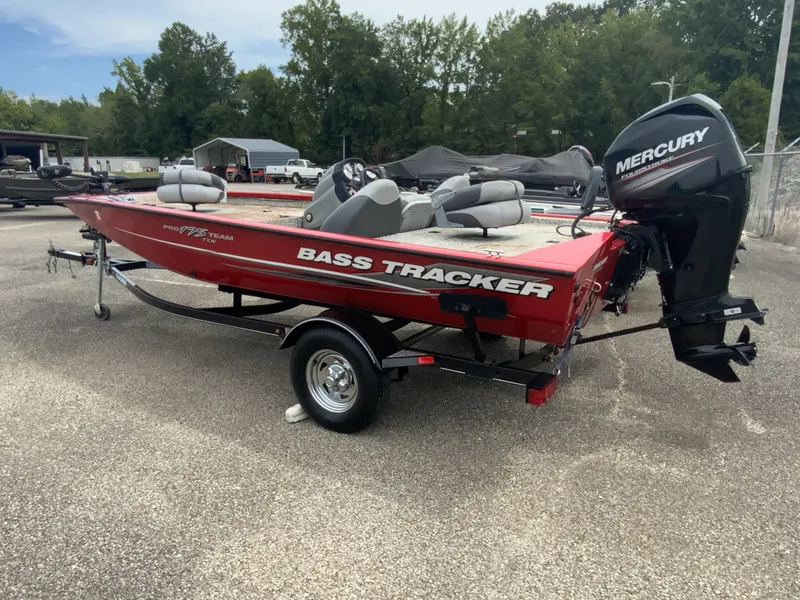 Slide: The Image of Tracker Pro Team 175 TXW 2015 - 6