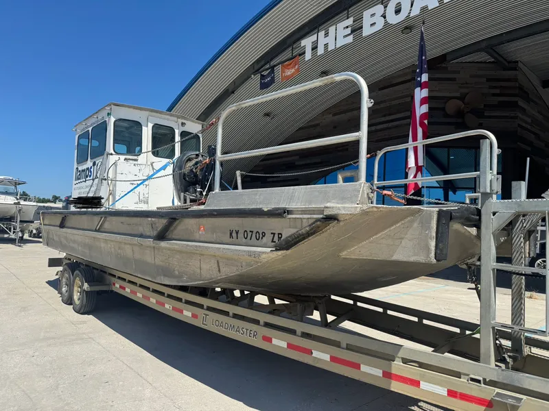 Slide: The Image of Custom Aluminum 33 Work Boat 2010 - 4