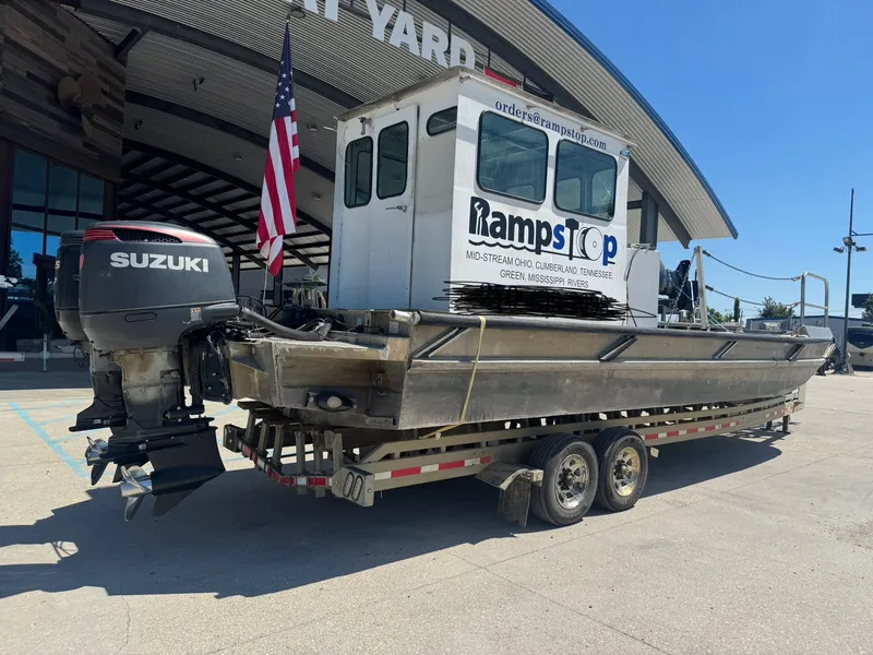 Slide: The Image of Custom Aluminum 33 Work Boat 2010 - 6