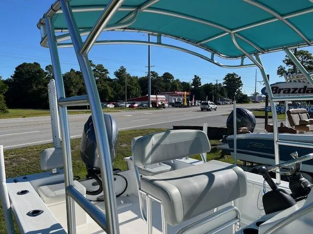 Slide: The Image of KenCraft Bay RIder 2460 2022 - 14