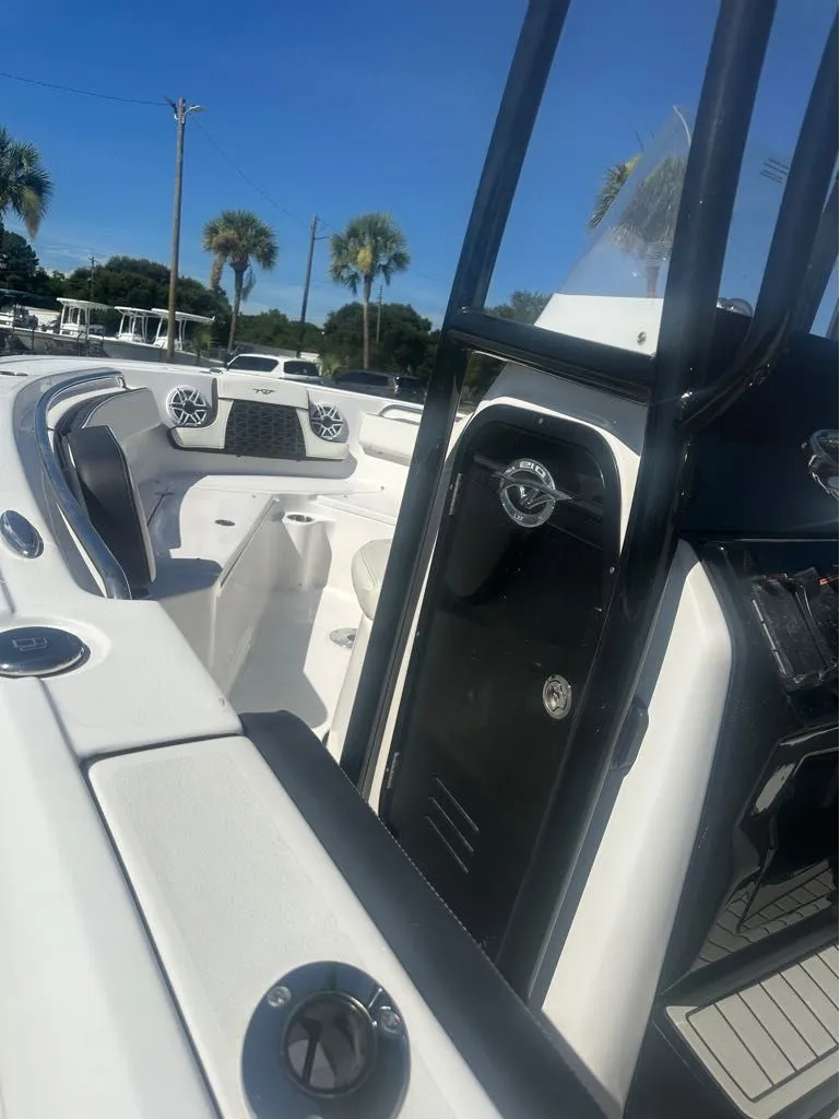 Slide: The Image of Tidewater 210 LXF 2025 - 10