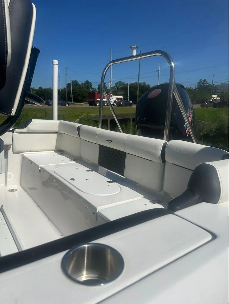 Slide: The Image of Tidewater 210 LXF 2025 - 6