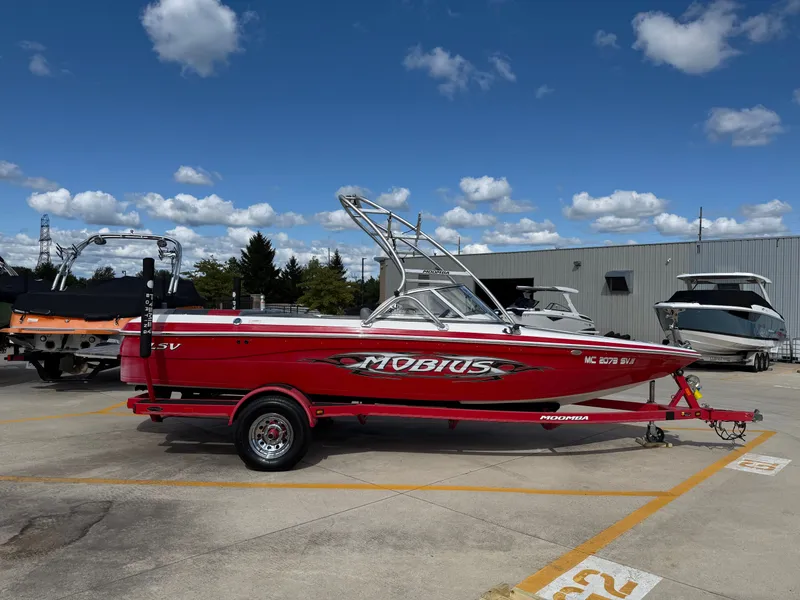 Slide: The Image of Moomba Mobius 2005 - 1