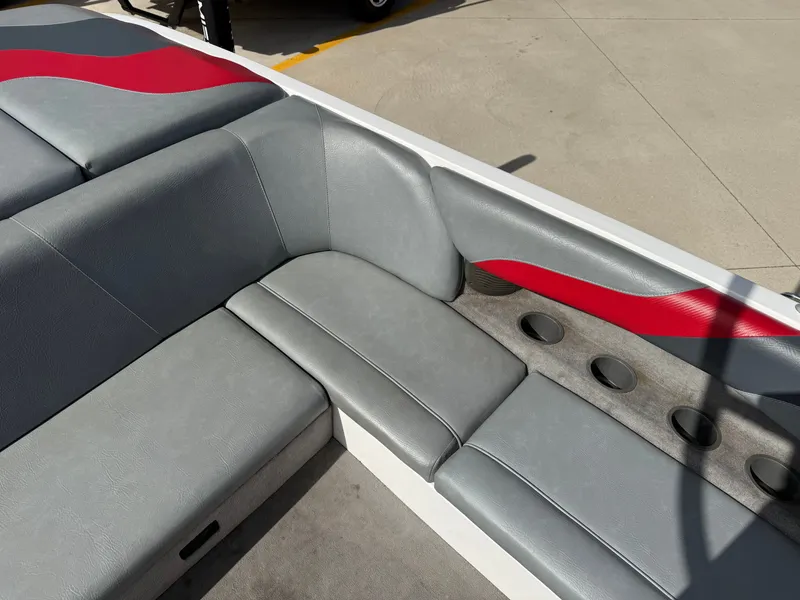 Slide: The Image of Moomba Mobius 2005 - 16