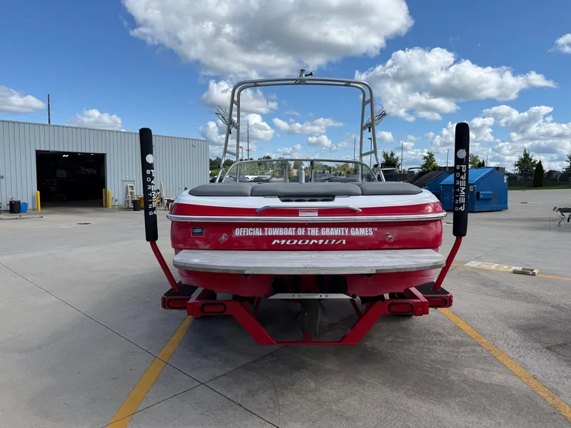 Slide: The Image of Moomba Mobius 2005 - 3