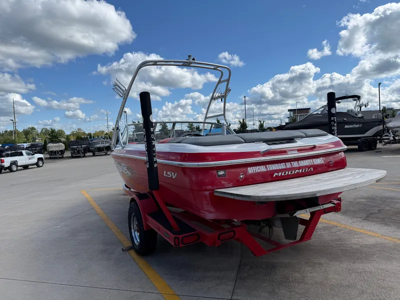 Slide: The Image of Moomba Mobius 2005 - 4