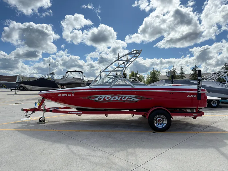 Slide: The Image of Moomba Mobius 2005 - 5