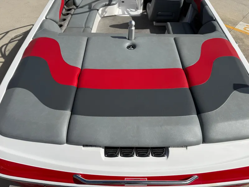 Slide: The Image of Moomba Mobius 2005 - 8