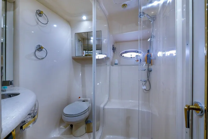 Slide: The Image of Sea Ray 560 Sedan Bridge 1998 - 15