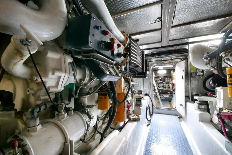 Slide: The Image of Sea Ray 560 Sedan Bridge 1998 - 19