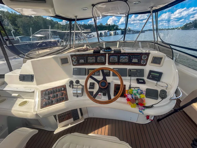 Slide: The Image of Sea Ray 560 Sedan Bridge 1998 - 29