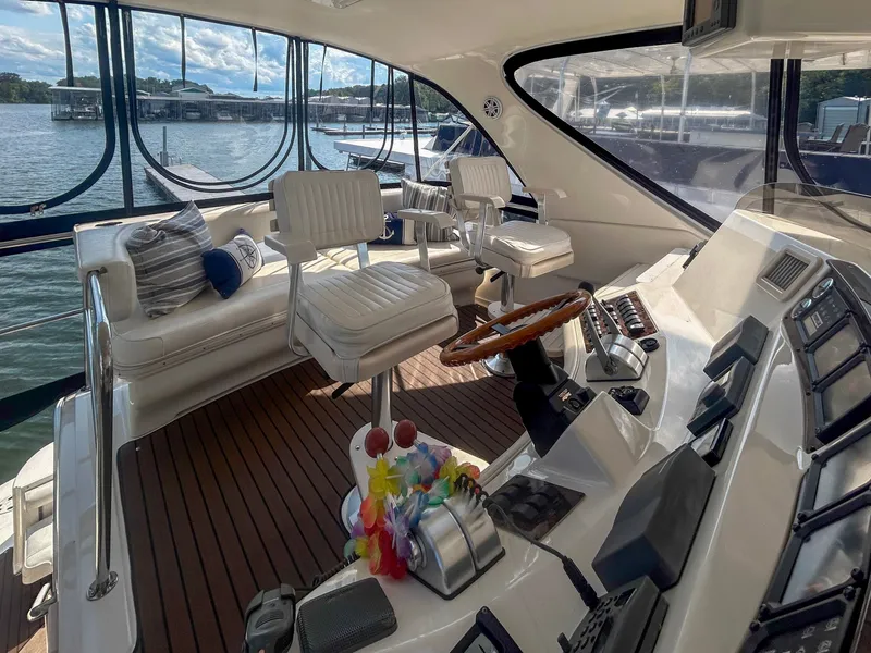 Slide: The Image of Sea Ray 560 Sedan Bridge 1998 - 33