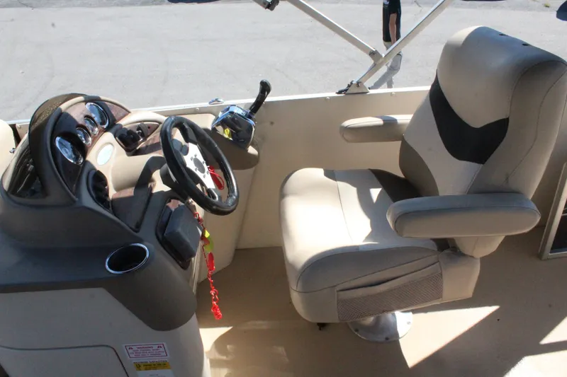 Slide: The Image of Hampton 2285 RL 2011 - 10