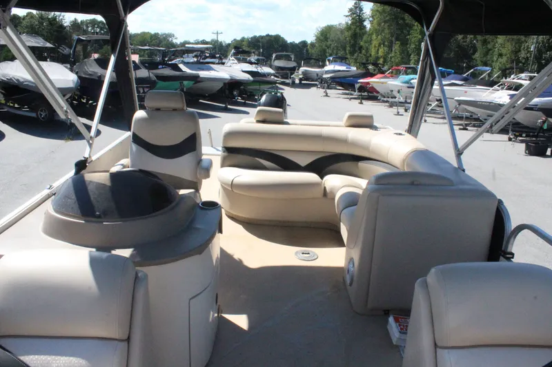 Slide: The Image of Hampton 2285 RL 2011 - 11