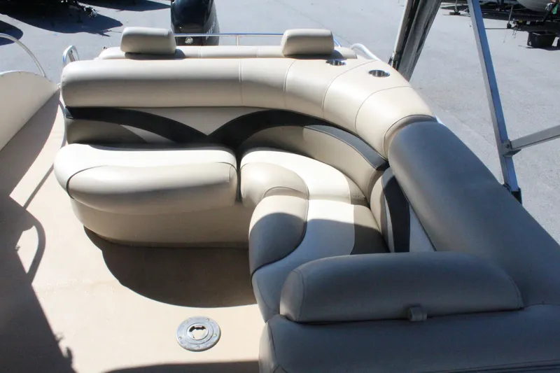 Slide: The Image of Hampton 2285 RL 2011 - 12